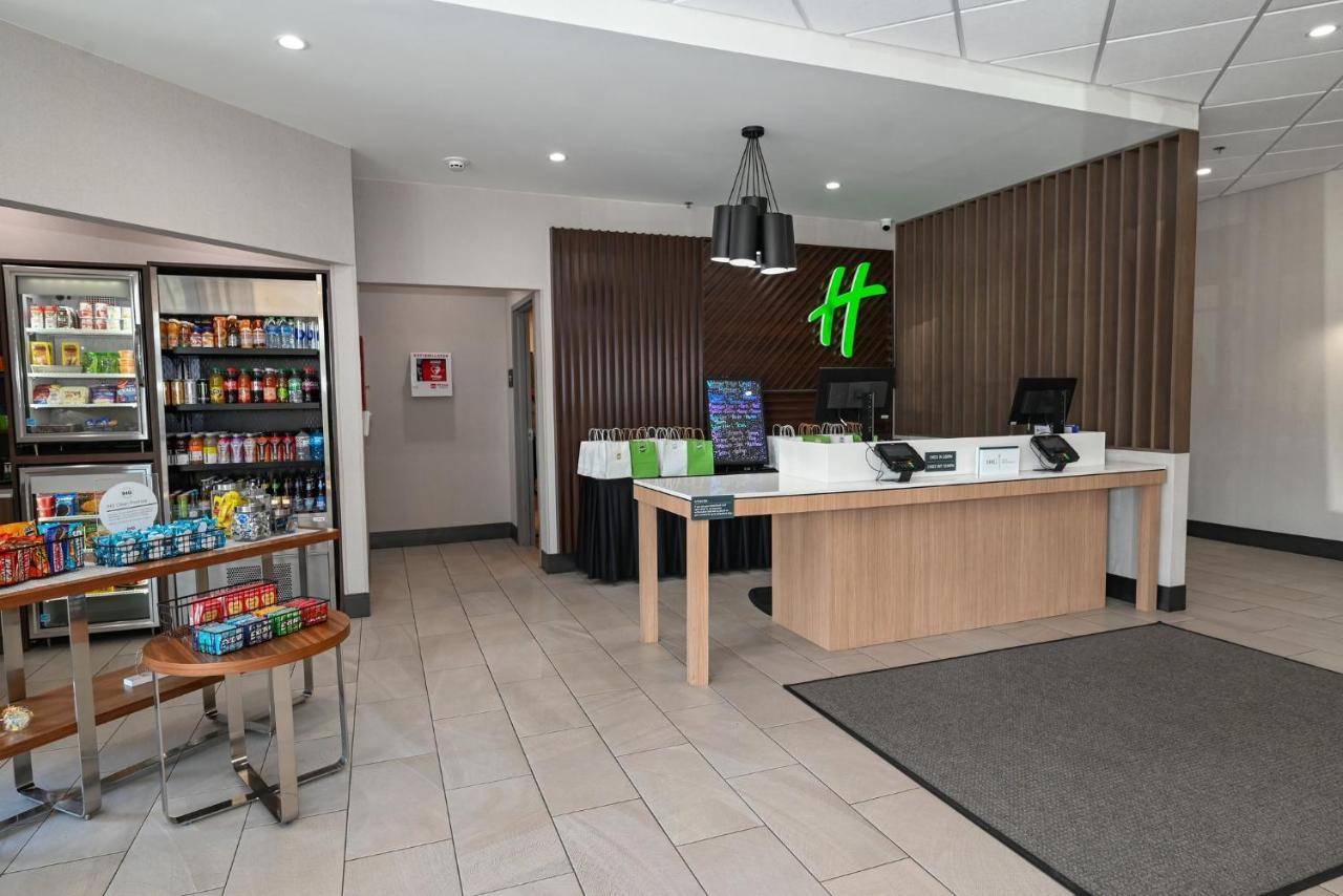 Holiday Inn Cleveland-Mayfield By Ihg Exterior foto